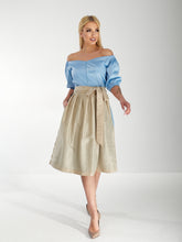 Lade das Bild in den Galerie-Viewer, Elegantes Dirndl in Himmelblau & Champagner
