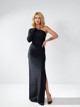 Lade das Bild in den Galerie-Viewer, Modebewusstes festliches Kleid schwarz von Anna Kaval, in einem zeitlosen Design und eleganter Passform, ideal für besondere Feiern. Damenkleider.