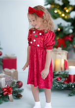 Lade das Bild in den Galerie-Viewer, Kleinkind in rotem Weihnachtskleid aus Samt mit bunten Pompons