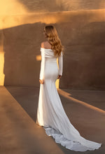 Lade das Bild in den Galerie-Viewer, Elegantes Brautkleid aus Seiden-Satin