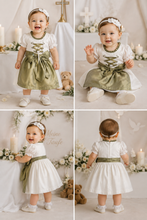 Lade das Bild in den Galerie-Viewer, Taufdirndl für Mädchen – Seide & Baumwolle | Festliches Taufkleid