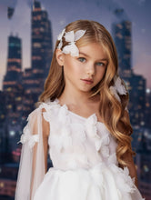 Lade das Bild in den Galerie-Viewer, Wunderschönes Blumenmädchenkleid aus Chiffon mit 3D-Blütenapplikationen, ideal für besondere Anlässe wie Hochzeit oder Kommunion.