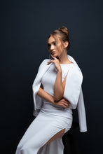 Lade das Bild in den Galerie-Viewer, Elegantes Cocktailkleid in Weiß mit Rückenausschnitt und Reißverschluss von Anna Kaval