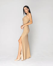 Lade das Bild in den Galerie-Viewer, Elegantes glänzendes Abendkleid