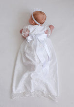 Lade das Bild in den Galerie-Viewer, Taufkleid Schick aus Spitze