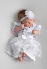 Lade das Bild in den Galerie-Viewer, Schönes Babydirndl, Taufdirndl aus Seide mit traumhafter Schnürung aus Satinband.