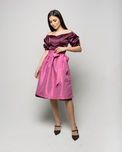 Lade das Bild in den Galerie-Viewer, Festliche Dirndl für Damen – Von traditionell bis trendy