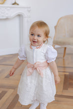 Lade das Bild in den Galerie-Viewer, Festliches Taufkleid für Mädchen - Dirndl zur Taufe in Pastellfarben, ideal für feierliche Anlässe