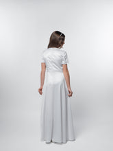 Lade das Bild in den Galerie-Viewer, Kommunionkleid schlicht und elegant