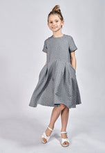 Lade das Bild in den Galerie-Viewer, Cocktail / Festliches Kleid mit Taschen