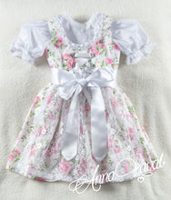 Lade das Bild in den Galerie-Viewer, Schönes Babydirndl Rosalina von Anna Kaval mit rosafarbenen Blumen und schicker weißer Bluse.