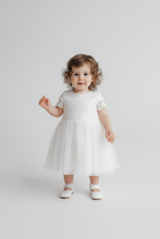 Lade das Bild in den Galerie-Viewer, Kleid für Taufe in Weiss

