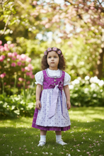 Lade das Bild in den Galerie-Viewer, Mädchen Dirndl Kleid in Lila – Festliches Kinderkleid mit Blumenmuster | Trachtenkleid für Mädchen
