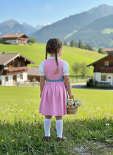 Lade das Bild in den Galerie-Viewer, Verspieltes Dirndl mit Schürze – Blau &amp; Rosa Trachtenkleid – Volksfest Stil
