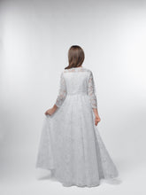 Lade das Bild in den Galerie-Viewer, Kommunionskleid lang aus Spitze
