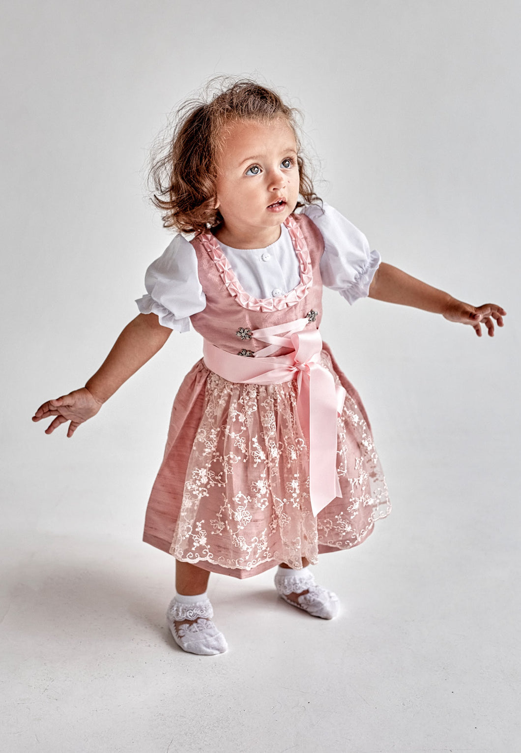 SALE!!!!Babydirndl/Taufdirndl/Taufkleid Traum aus Seide